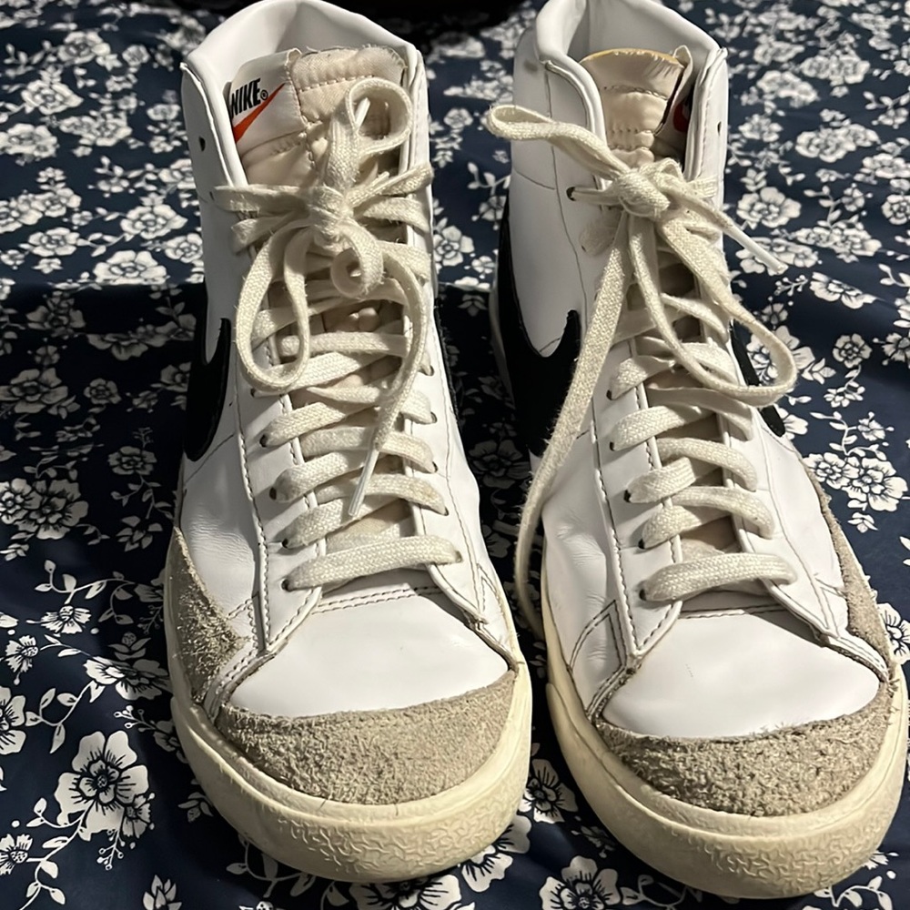 nike mid blazers